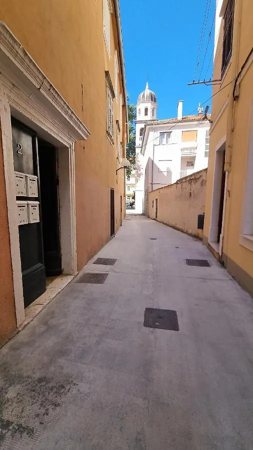 Place 4 U Studio Center Zadar 0*,
