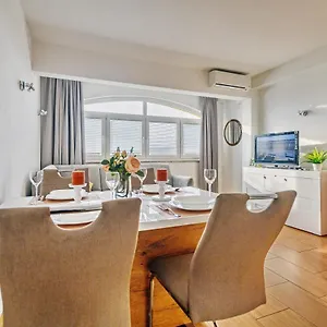 Apartament Comfort In Peaceful Area - With Garden, Zadar