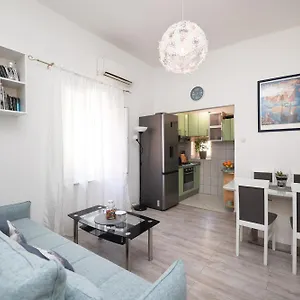  Apartment Daki's Place