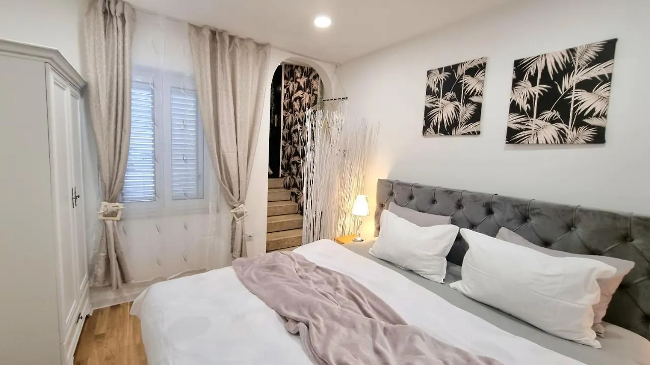 Apartament Place 4 U Studio Center Zadar